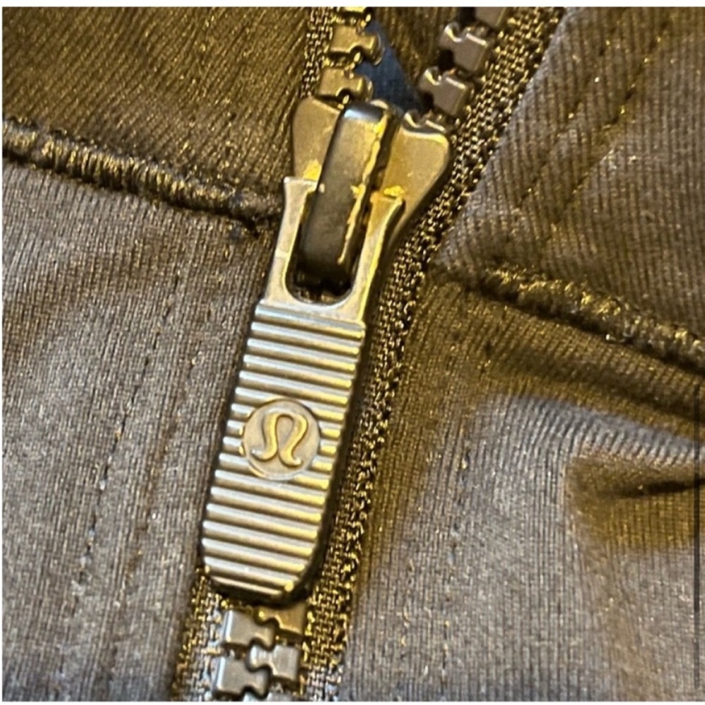 Lululemon Mesh Is More Jacket zip up in Black size six (6) - Picture 7 of 11